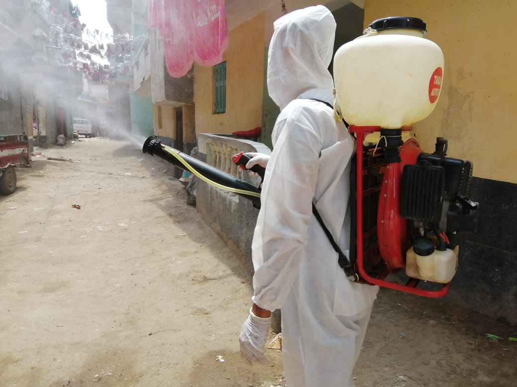 رش وتطهير الشوارع والمنشآت (11)