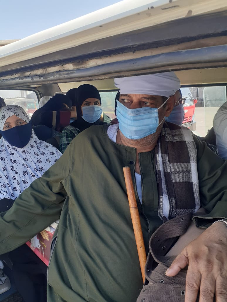 ارتداء الكمامة فى وسائل النقل والمواصلات (4)