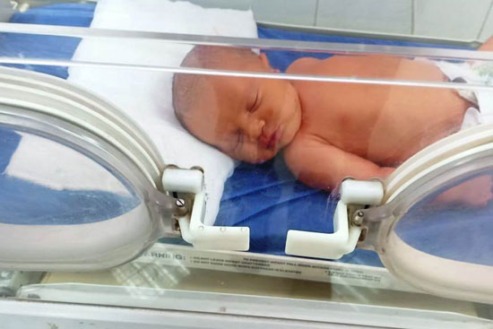 أحمد ومحمد.. أول مولودين لسيدتين مصابتين بكورونا بمستشفى جامعة الزقازيق (3)