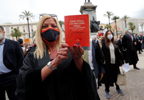 مظاهرات للمحامين بإيطاليا