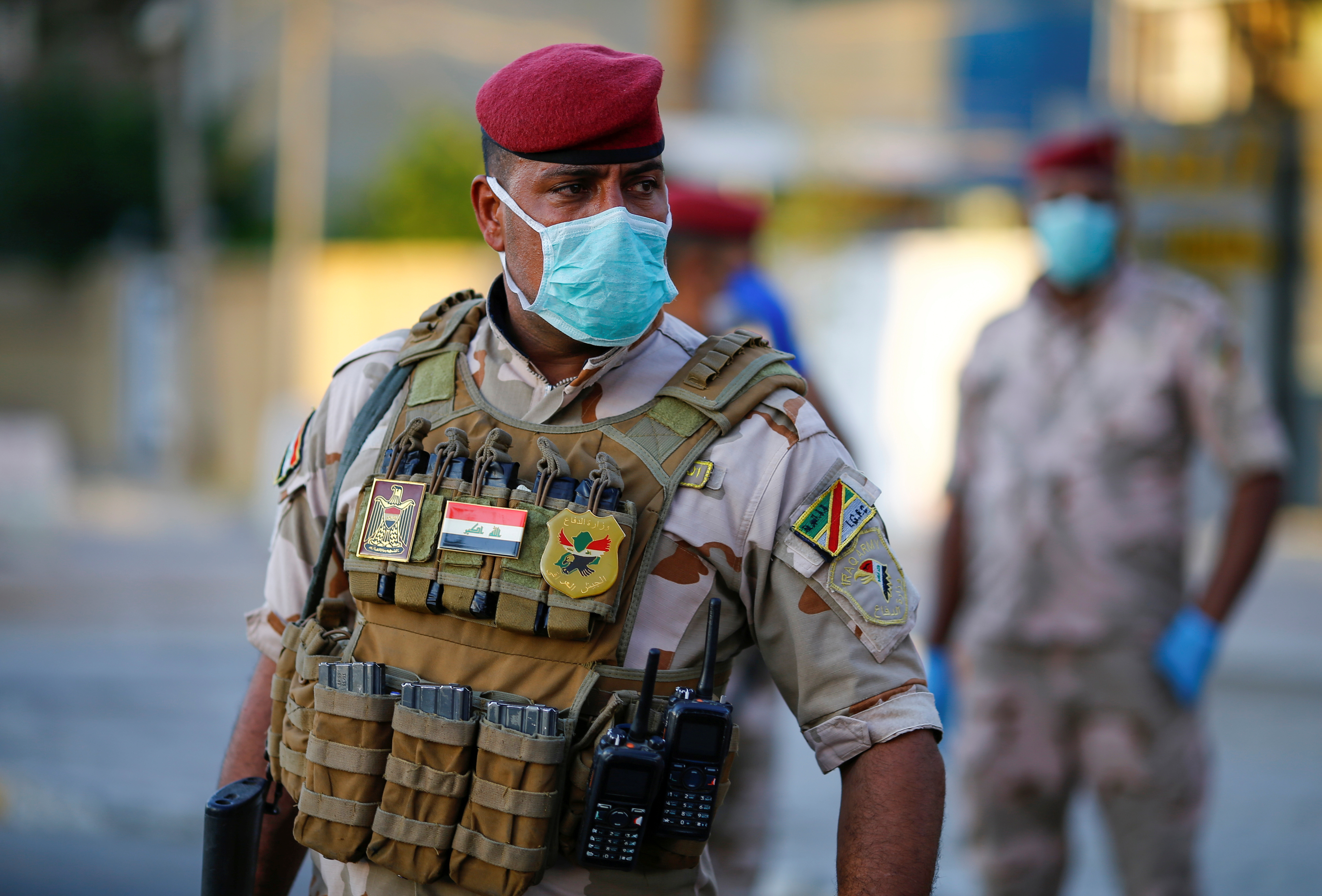 الجيش العراقى يفرض حظر التجول خوفا من انتشار كورونا