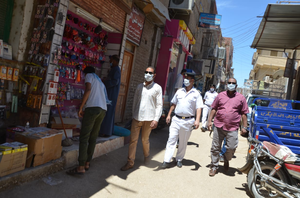 جانب من الحملات جنوب الأقصر على المحلات