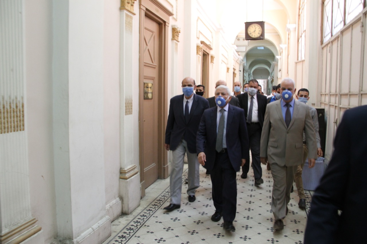 رئيس محكمة النقض يتفقد سير العمل بالمحكمة