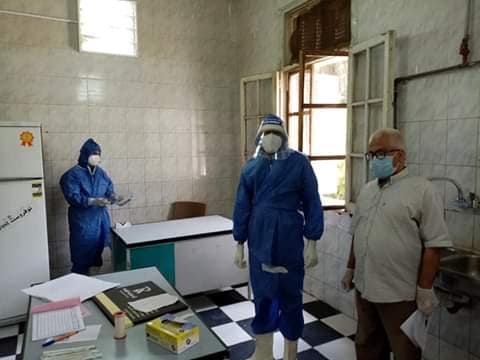 أعمال سحب المسحات من المشتبه بإصابتهم بكورونا فى مستشفى صدر إسنا (3)