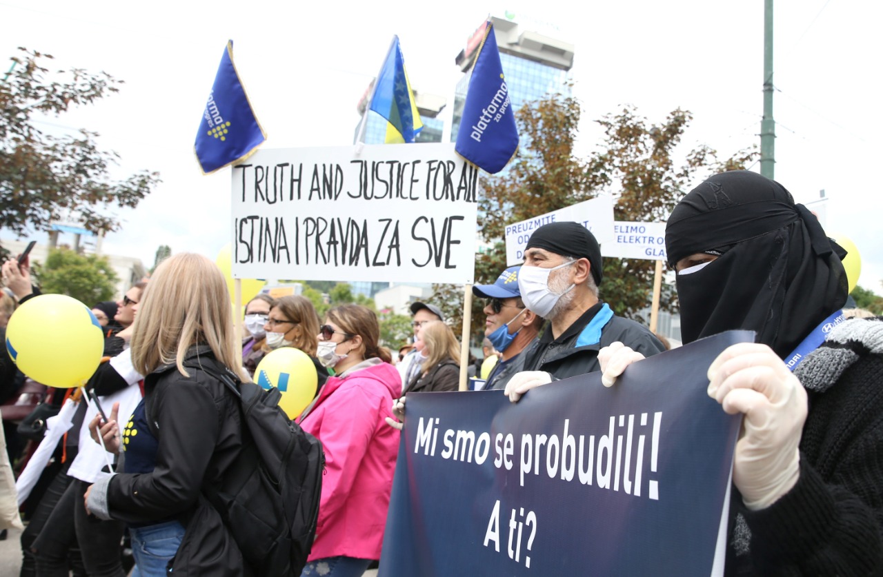 مظاهرات فى شوارع البوسنة