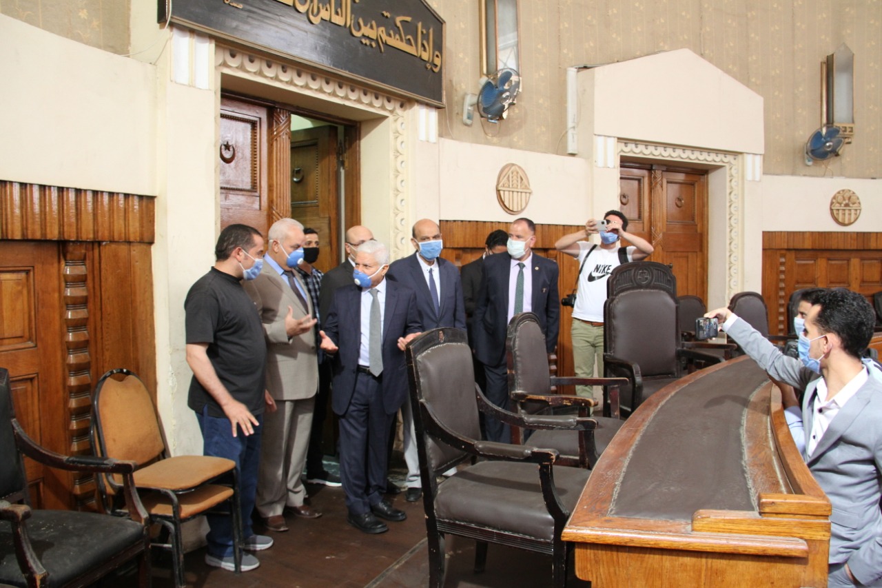 رئيس محكمة النقض يتفقد سير العمل بالمحكمة (6)