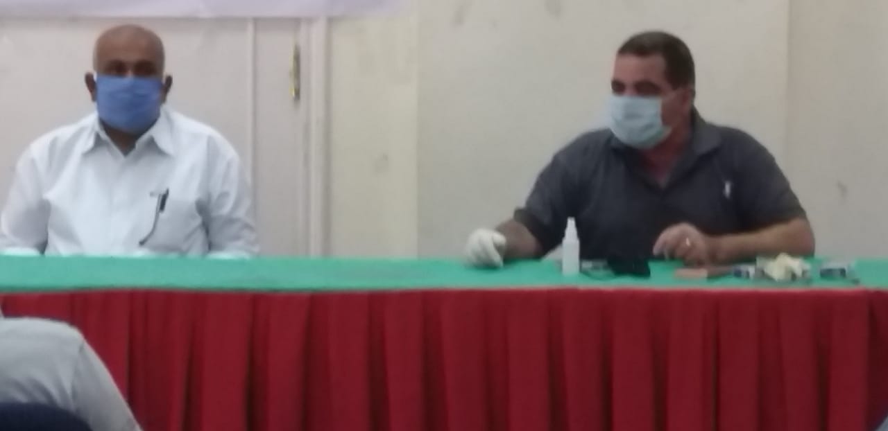 رئيس مدينة الزينية يعقد إجتماع لمناقشة مخالفات المبانى