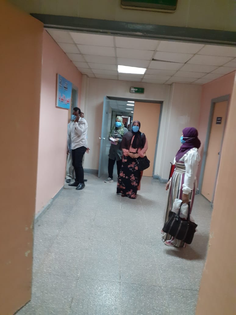 دخول المواطنين للمستشفى بالكمامات فقط