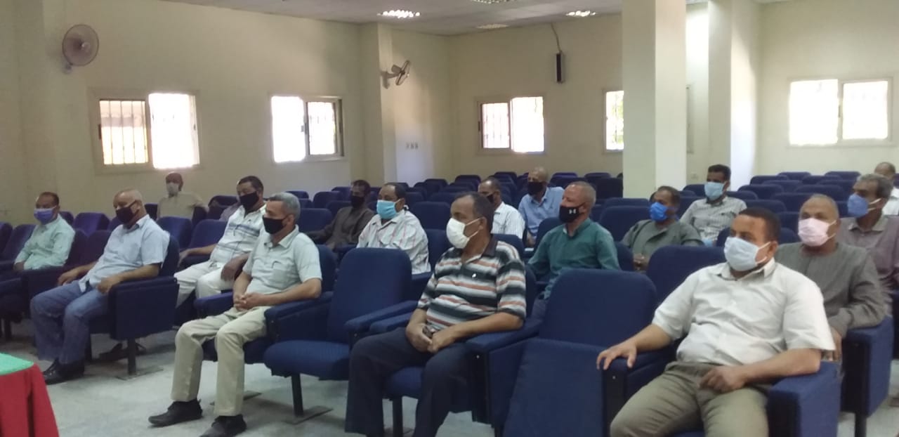 قيادات المدينة خلال فعاليات الاجتماع بالزينية