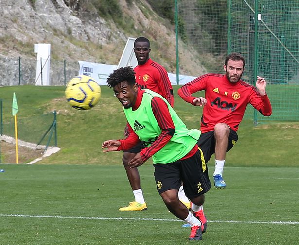 أنخيل جوميز فى مران مان يونايتد