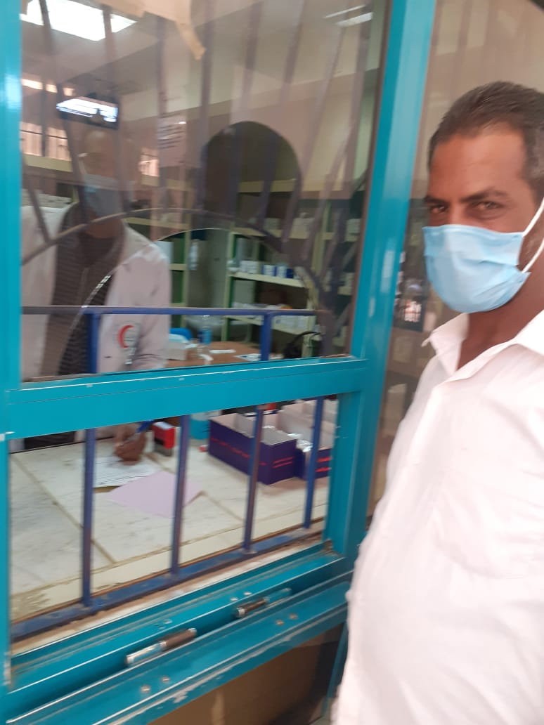 مستشفى الأقصر الدولى تطبق قرار الدخول بالكمامة