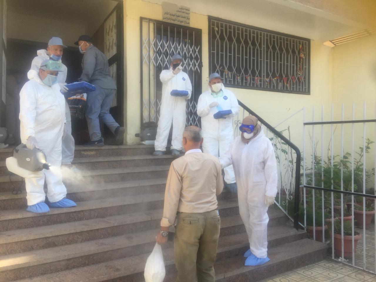 تعقيم المترددين على الطب البيطرى بالدقهلية (1)