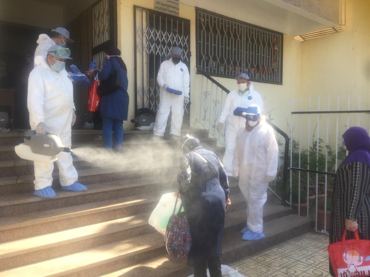 تعقيم المترددين على الطب البيطرى بالدقهلية (5)