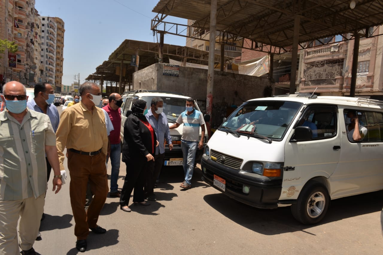 جولة سكرتير محافظ الدقهلية على مواقف السرفيس والسيارات (5)