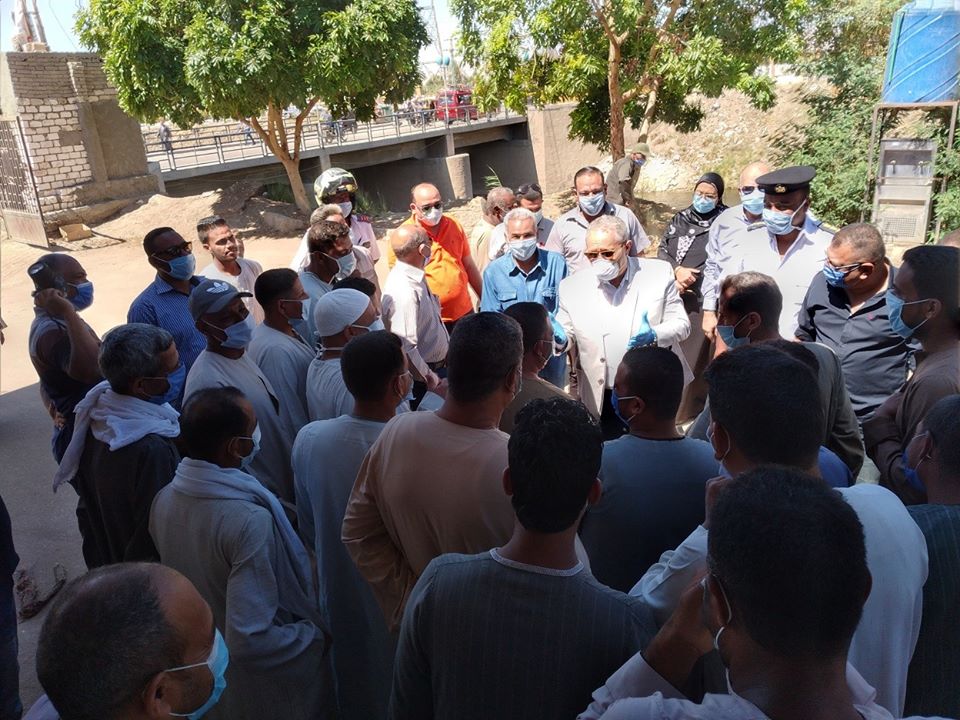 جولة المحافظ على مواقف السيارات