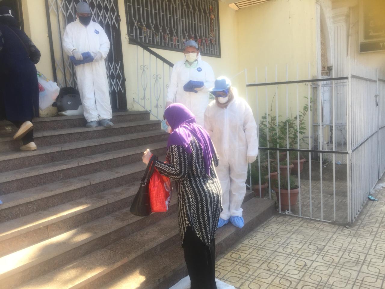 تعقيم المترددين على الطب البيطرى بالدقهلية (3)