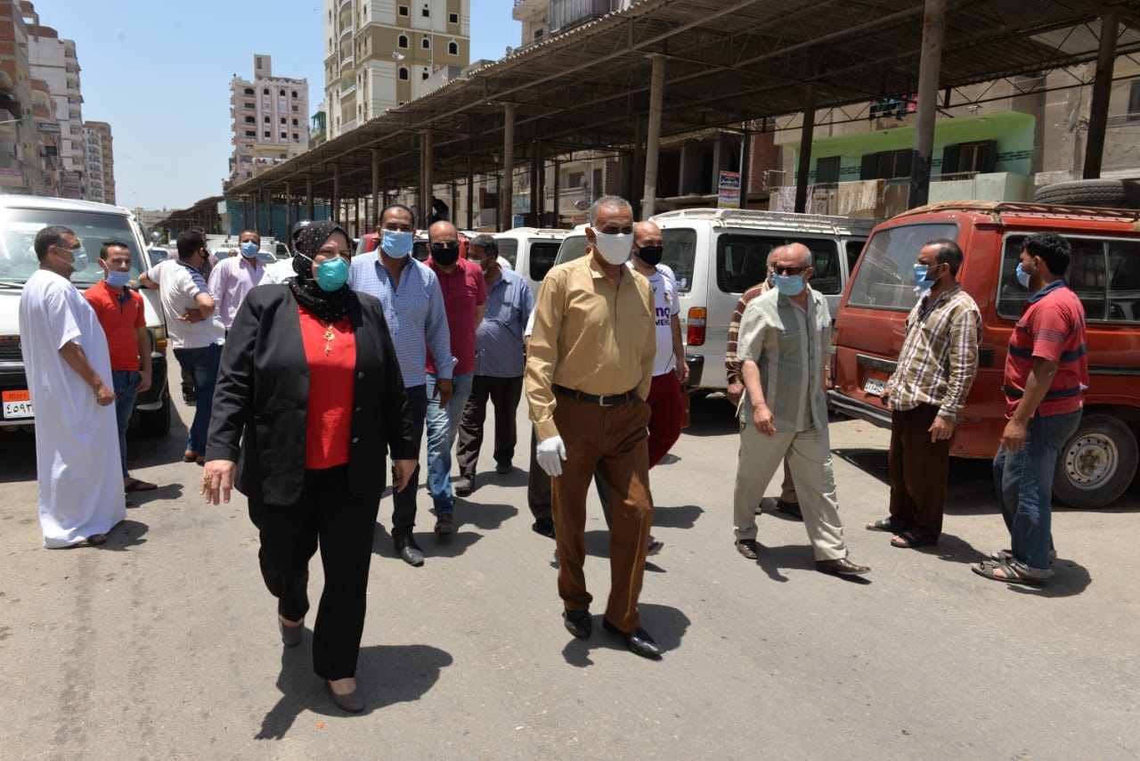 جولة سكرتير محافظ الدقهلية على مواقف السرفيس والسيارات (9)