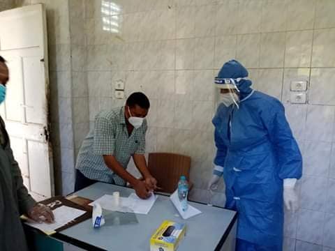 مستشفى صدر إسنا تواصل سحب المسحات من الحالات المشتبه بهم مستشفى صدر إسنا تواصل سحب المسحات من الحالات المشتبه بهم