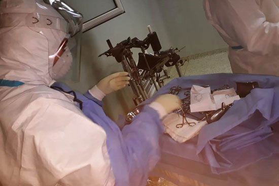 إجراء عمليتين قيصريتين لسيدتين مصابتين بكورونا (3)