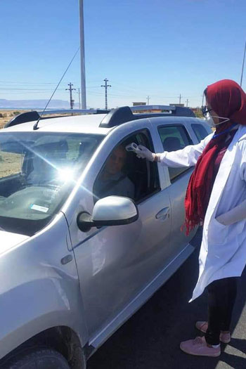 فحص المواطنين بالكواشف السريعة بالنقطة الطبية  (1)