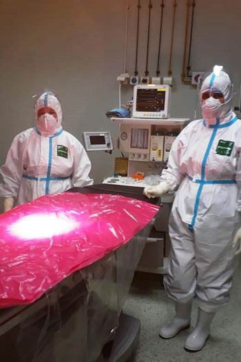 إجراء عمليتين قيصريتين لسيدتين مصابتين بكورونا (4)