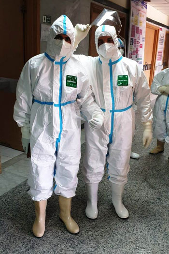 إجراء عمليتين قيصريتين لسيدتين مصابتين بكورونا (7)