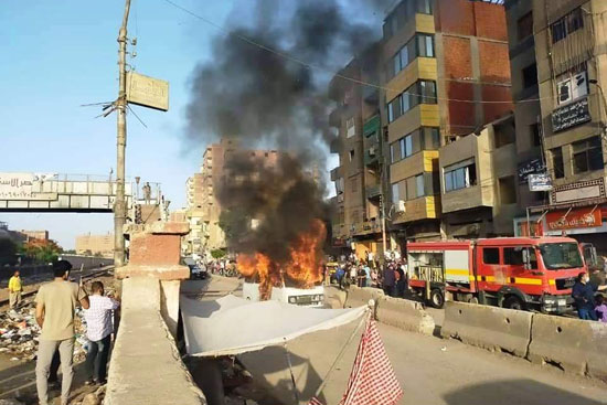  السيطرة على حريق سيارة بقليوب  (3)