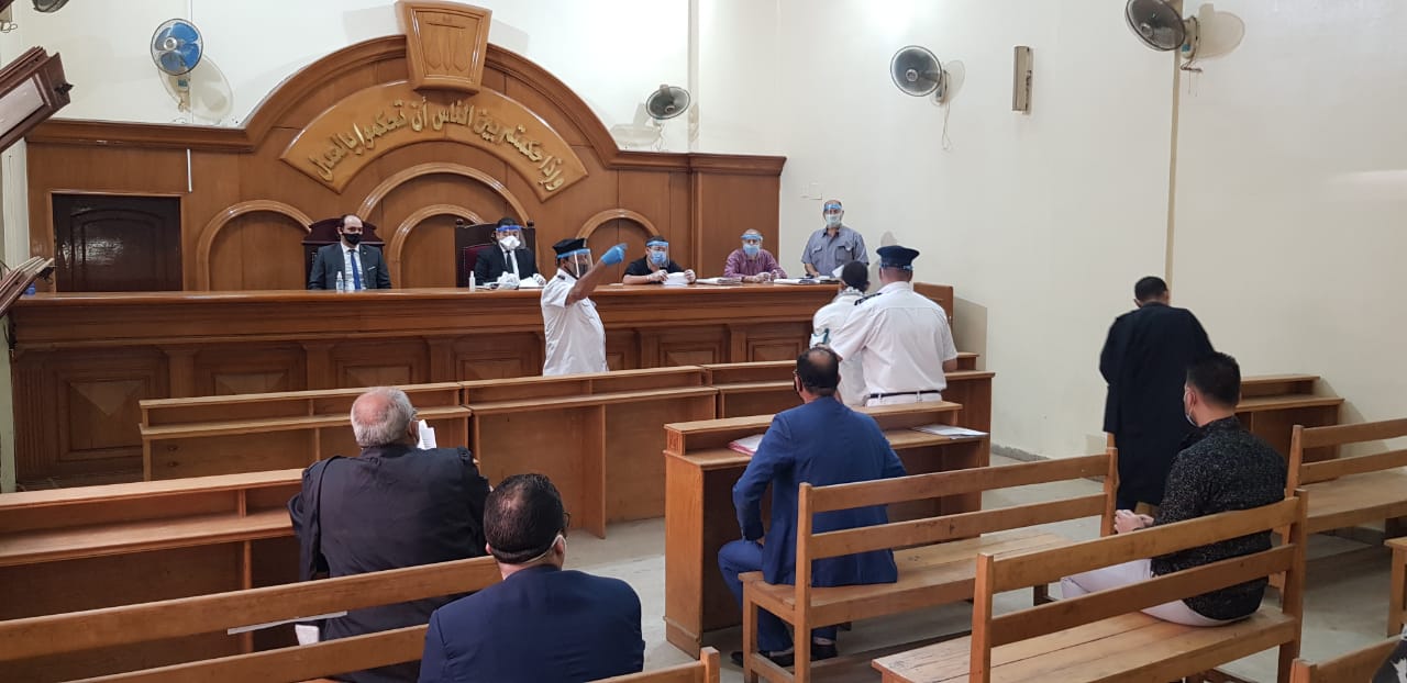 صور.. عودة جلسات المحاكم الابتدائية وسط إجراءات مشددة داخل القاعات ...