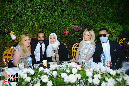 محمد رمضان يحتفل بحفل زفاف شقيقته (1)