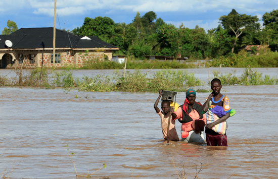 الفيضانات تغرق شوارع غرب كينيا