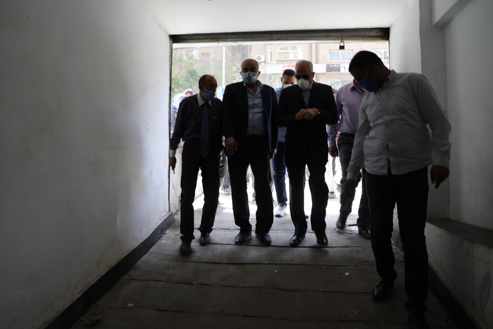 محافظ الجيزة يقود حملة لفتح الجراجات المغلقه (2)