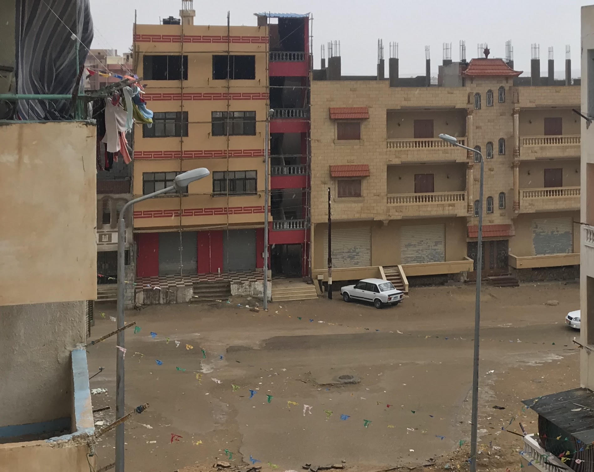سقوط ثلوج على مناطق متفرقة بشمال سيناء (2)