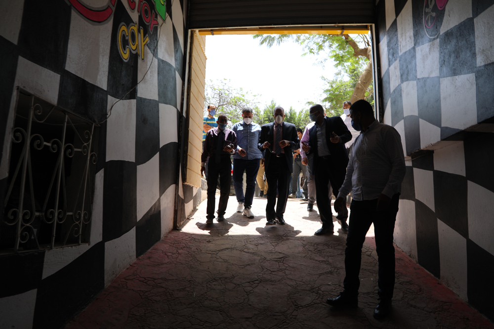 محافظ الجيزة يقود حملة لفتح الجراجات المغلقه (5)