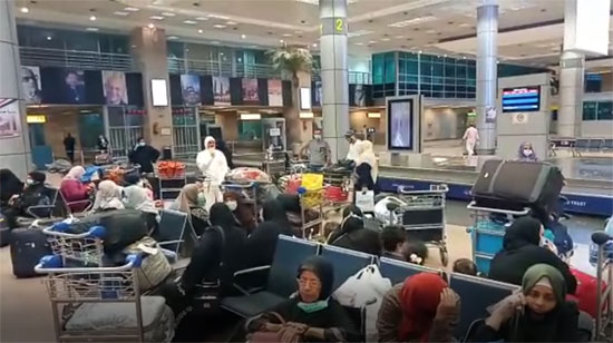 مطار-القاهرة-يستقبل-600-عالق-عائدين-إلى-الوطن-من-الكويت-(4)