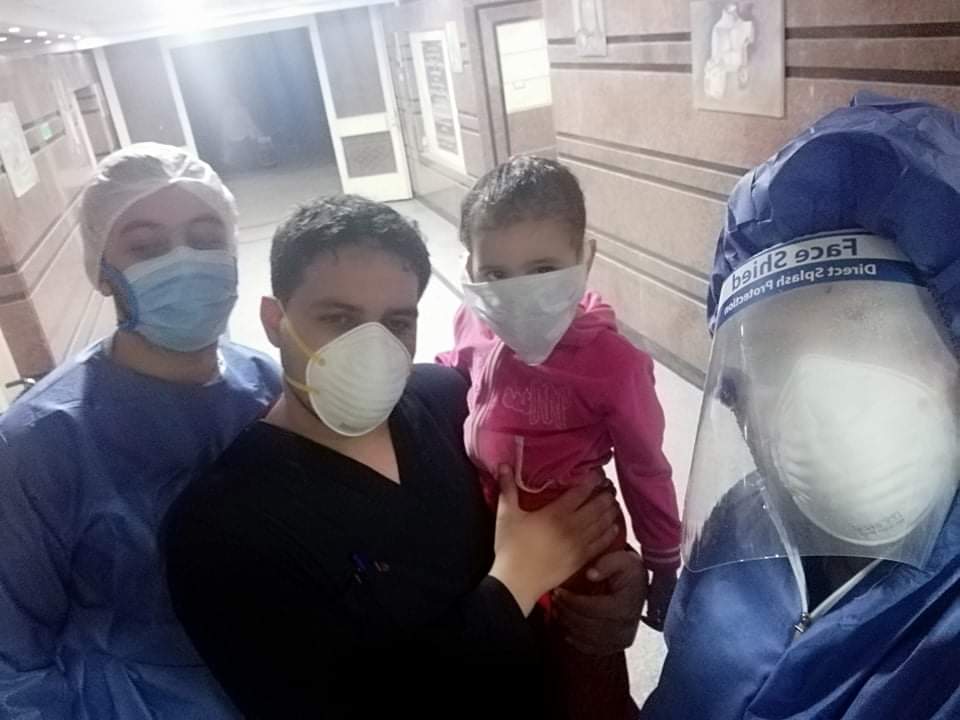 خروج متعافين من فيروس كورونا من مستشفى تمى الامديد بالدقهلية (3)