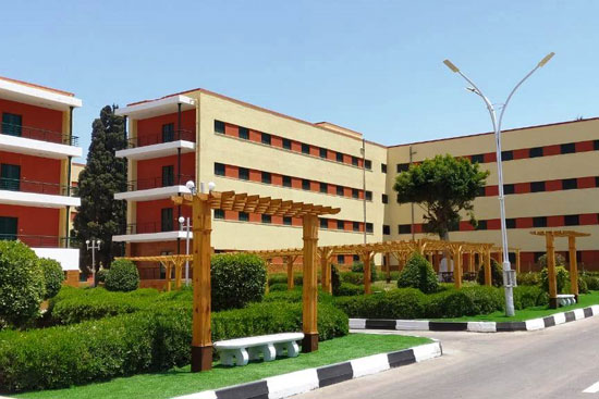 صور الجامعات المصرية تسط ر ملحمة وطنية فى مواجهة وباء كورونا مدينة جامعة عين شمس تتأهب لاستقبال المصابين برفع كفاءة المبانى تخصيص استراحة للفريق الطبى وتزويد الحجرات بثلاجة وشاشة Lcd وإنترنت اليوم