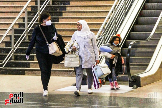 وصول-العائدون-من-الكويت-بمطار-القاهرة