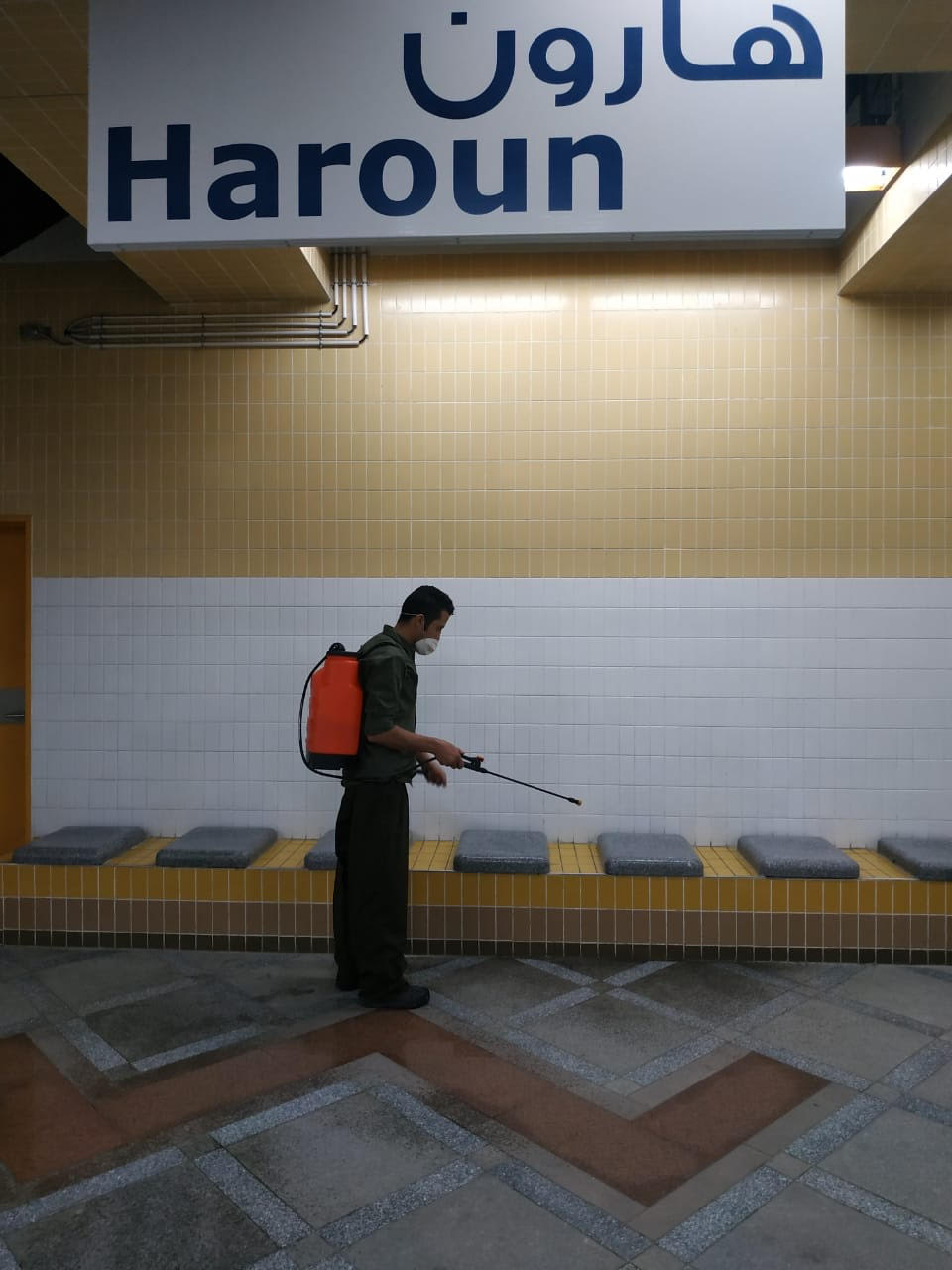شركة المترو تواصل أعمال التعقيم والتطهير  (3)