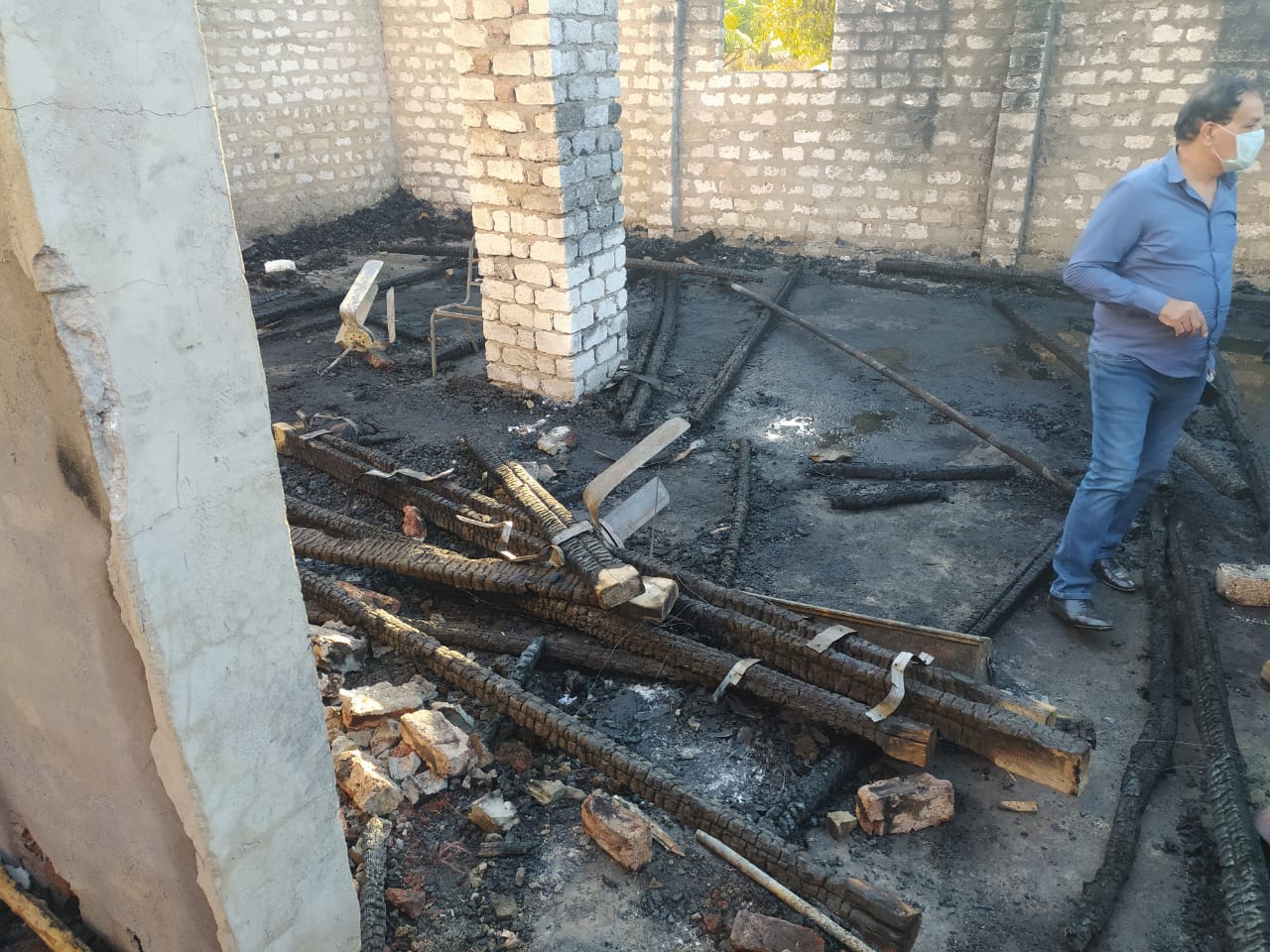 تفحم محتويات المزرعة بالكنيسة دون مصابين تفحم محتويات المزرعة بالكنيسة دون مصابين