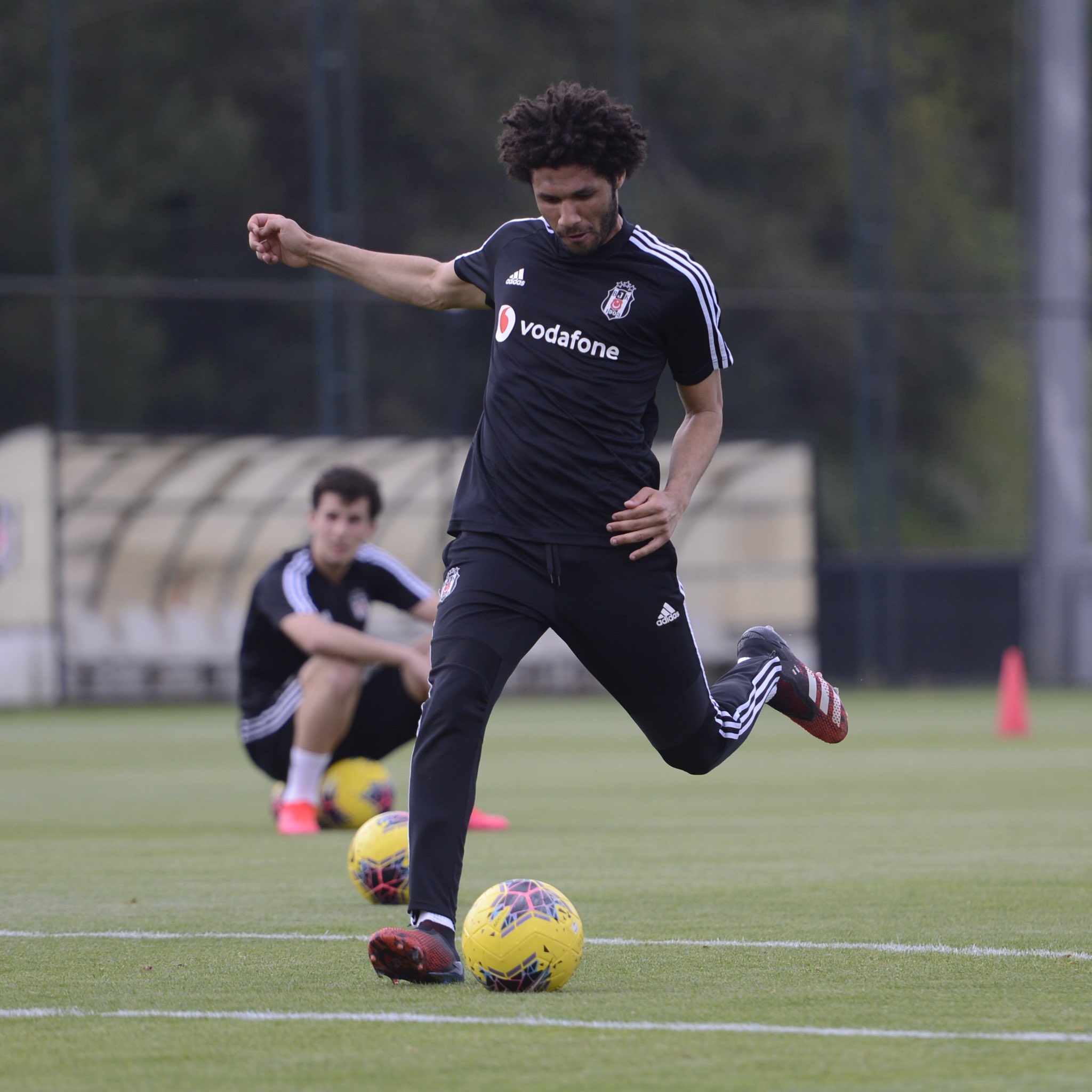 محمد النني خلال التدريبات محمد النني خلال التدريبات