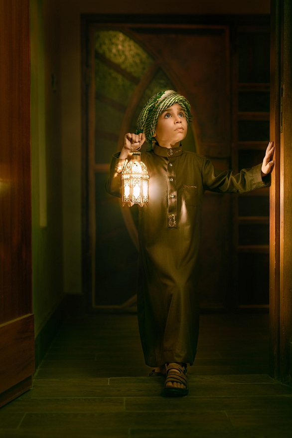 أمل يضيء العتمة أمل يضيء العتمة