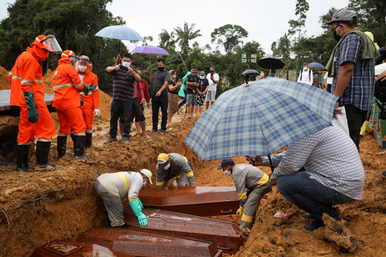 دفن ضحايا كورونا فى ماناوس بالبرازيل