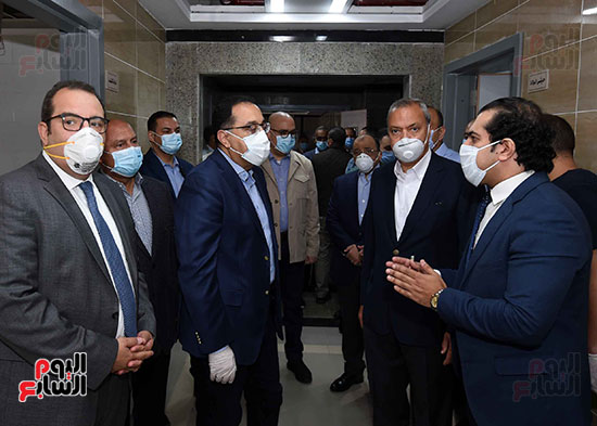 رئيس الوزراء يتفقد مشروع تطوير مستشفى كفر شكر المركزى (8)
