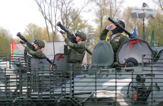 الجيش البيلاروسي يحتفل بعيد النصر