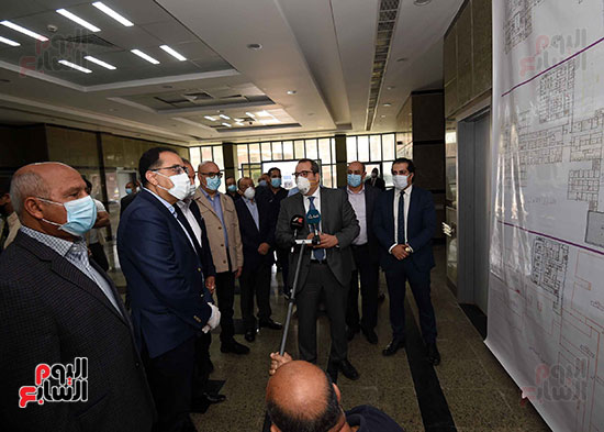رئيس الوزراء يتفقد مشروع تطوير مستشفى كفر شكر المركزى (4)