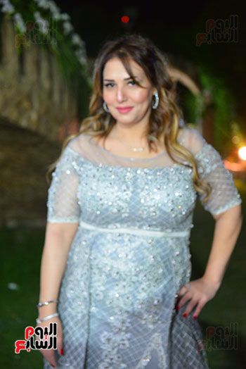 الدكتورة جيهان شقيقة العريس حسام حامد