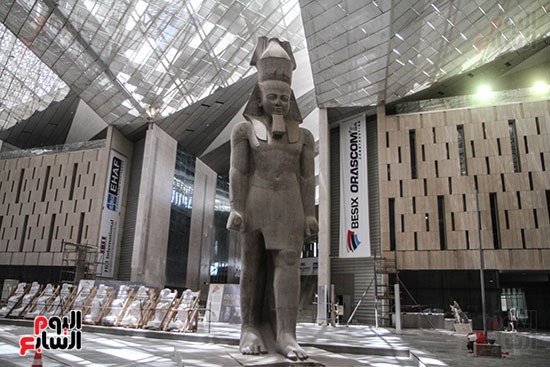 تمثال رمسيس فى بهو المتحف الكبير