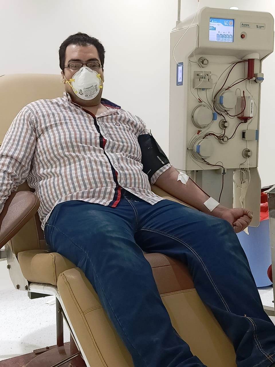 المتعافين من كورونا يتسابقون على التبرع ببلازما الدم فى المحافظات  (1)