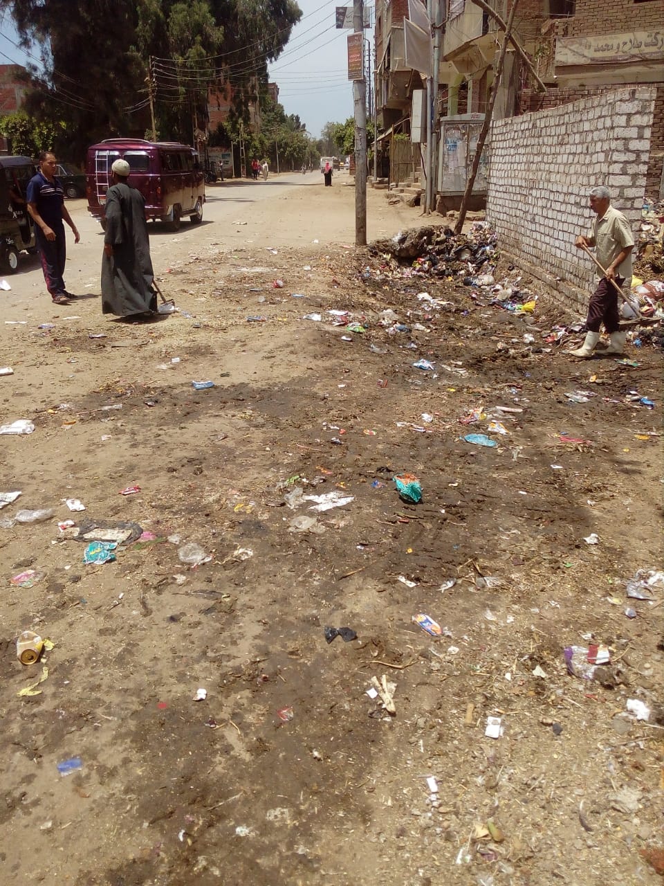 حملة مكبرة لرفع تجمعات القمامة بقرية زنارة  (4)