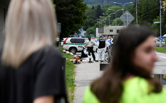 الشرطة بموقع الهجوم الشرطة بموقع الهجوم